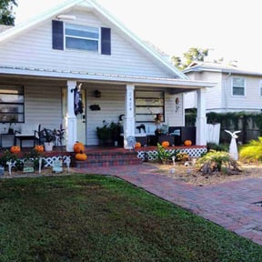 Flower Bed Weeding by Adan&#039;s Hauling reviewed on October 24, 2025