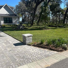 residential landscaping by Luna Lawn Care reviewed on January 28, 2026