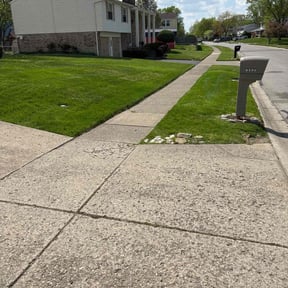 lawn care by Polymow reviewed on May 10, 2024