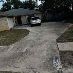 Leaf Removal by Buckeye Touch reviewed on September 24, 2025