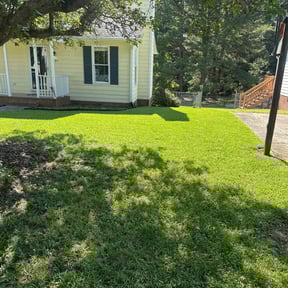 gardening service by KD lawn service reviewed on August 21, 2025