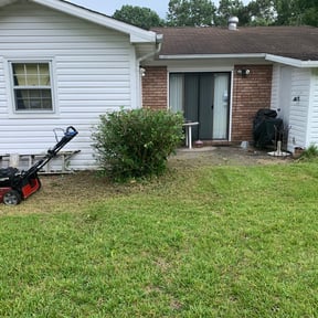 Bush Trimming by Sun&#039;s Lawn Care LLC. reviewed on August 21, 2025