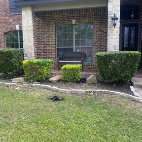 Bush Trimming by AMERICA'S BEST LAWN SERVICE LLC reviewed on August 19, 2025