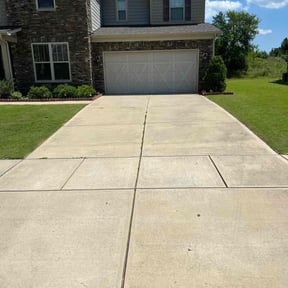 yard care by Evans+ Lawncare and Snow Removal reviewed on August 16, 2025