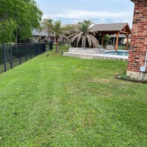 lawn care by Wkwross Lawn Care and 72154 reviewed on July 31, 2025