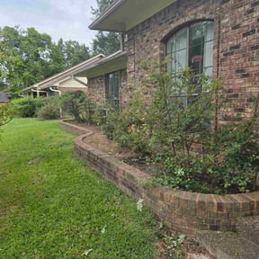 Flower Bed Weeding by Threerockslandscape reviewed on November 24, 2025