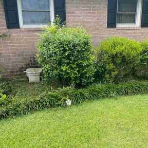 Flower Bed Weeding by Trios LawnMowing reviewed on May 27, 2026