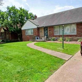 yard service by A Cut Above Lawn Care reviewed on August 15, 2025