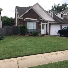 Flower Bed Weeding by CutsByB reviewed on August 16, 2025