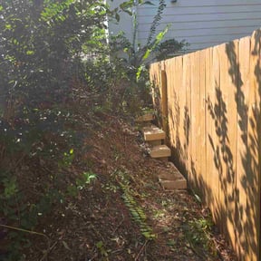 Flower Bed Weeding by Frank's lawncare reviewed on September 13, 2026