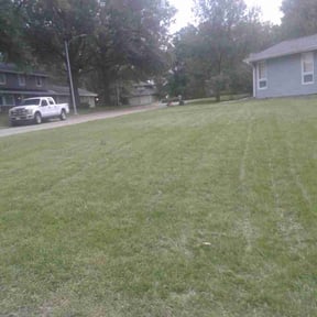 Flower Bed Weeding by McCrary Lawncare Solutions reviewed on October 11, 2026