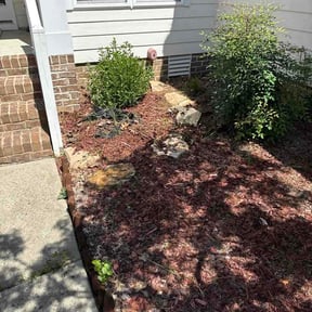Flower Bed Weeding by Rusty’s Landscaping reviewed on October 14, 2026