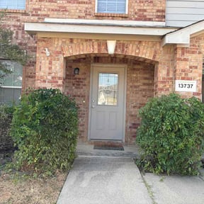 Bush Trimming by Jorge Luis Landscaping Services LLC reviewed on September 3, 2026