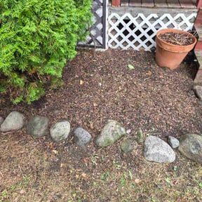 Flower Bed Weeding by Bidinger Services LLC reviewed on September 14, 2026