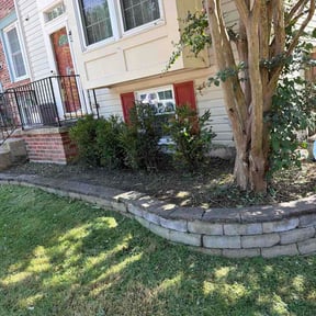 Flower Bed Weeding by Mannys lawn mowing service reviewed on September 11, 2026