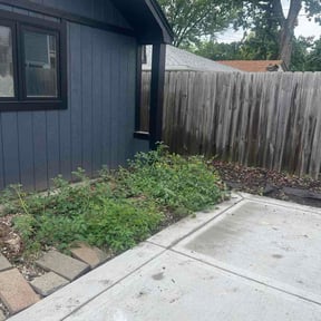 Flower Bed Weeding by Little Man Lawn Care reviewed on October 10, 2026