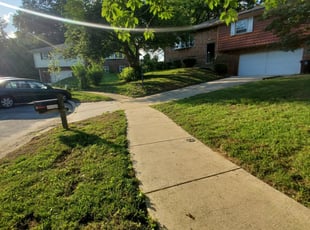 Hannah D.'s Lawn Care service in Kingsman Staffin