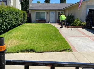 Kim A.'s Lawn Care service in Daryl's Lawns Solutions INC