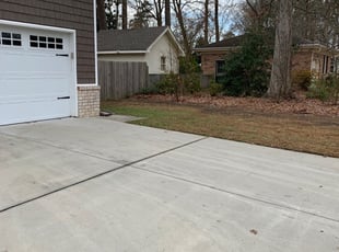 Roanna F.'s Lawn Care service in Mark's Landscaping Inc.