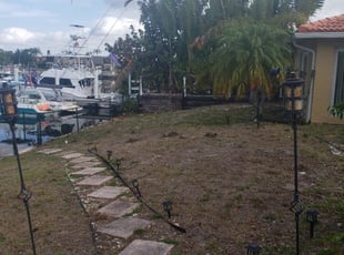 Leesburg, VA Lawn Care Service | Lawn Mowing from $19 | LawnStarter