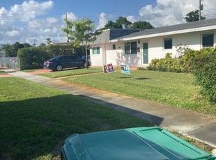 Miami Fl Lawn Care Service Lawn Mowing From 19 Lawnstarter