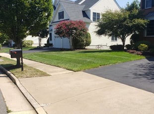 Moreno Valley, CA Lawn Care Service | Lawn Mowing from $19 ...