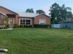 Port St Lucie Fl Lawn Care Service Lawn Mowing From 19 Lawnstarter